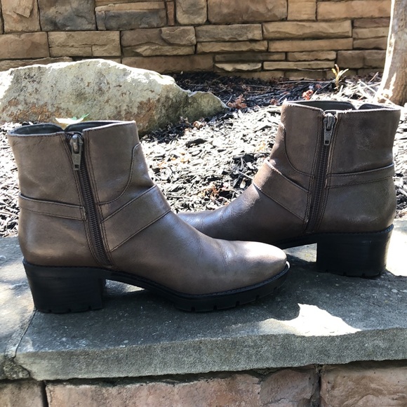 Women’s Nine West booties. Size 6. - Picture 4 of 11